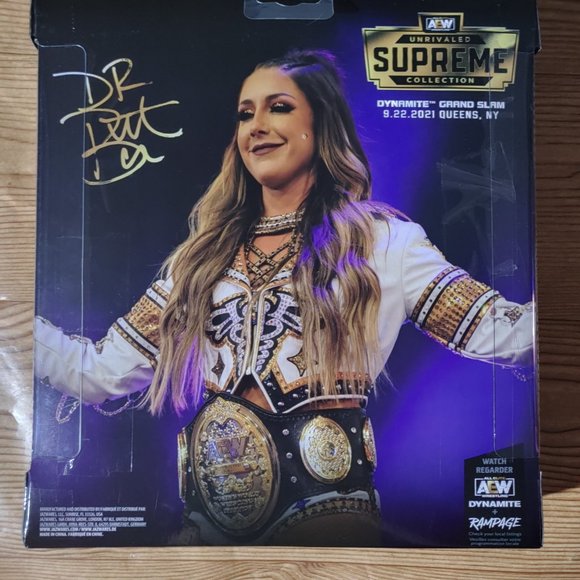 Dr. Britt Baker DMD AEW Unrivaled Supreme Collection Series 1 figure (NEW) - Picture 2 of 8